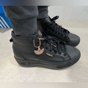 Adidas NIZZA TREK SHOES womens size 9